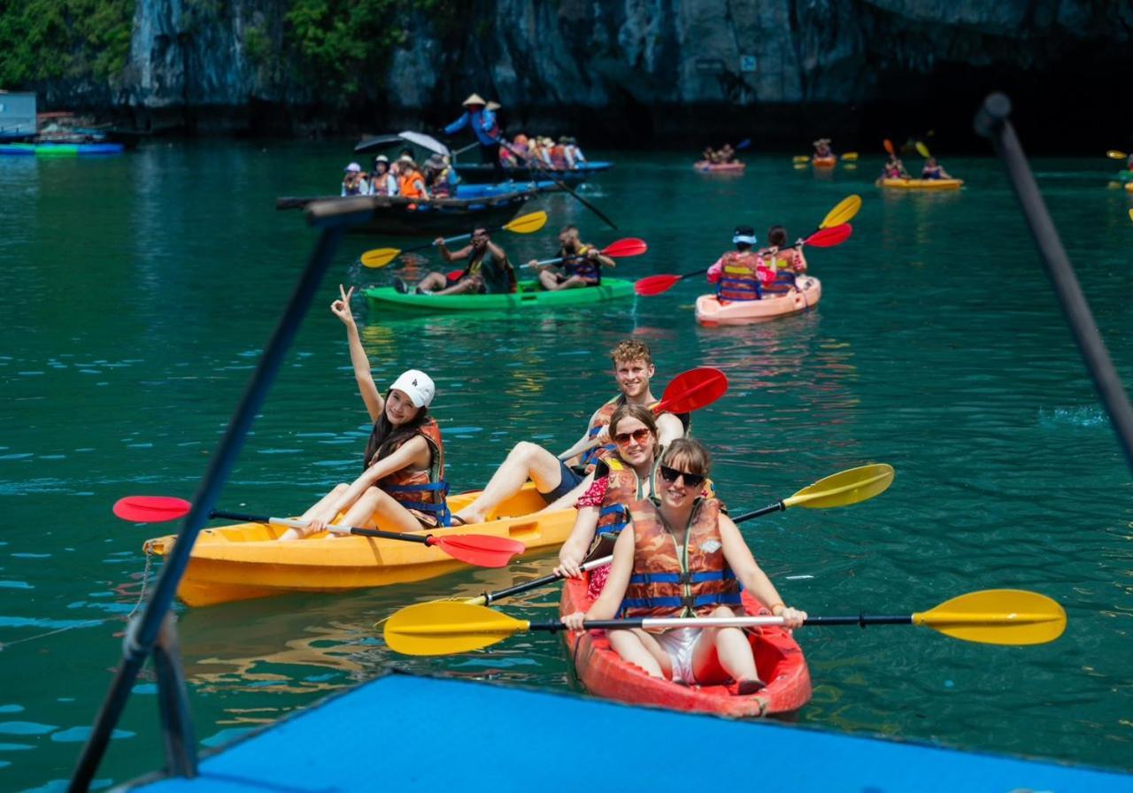 Hotel Aquamarine Premium Cruise Ha Long Exterior foto